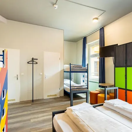Otel A&o Hauptbahnhof 2*